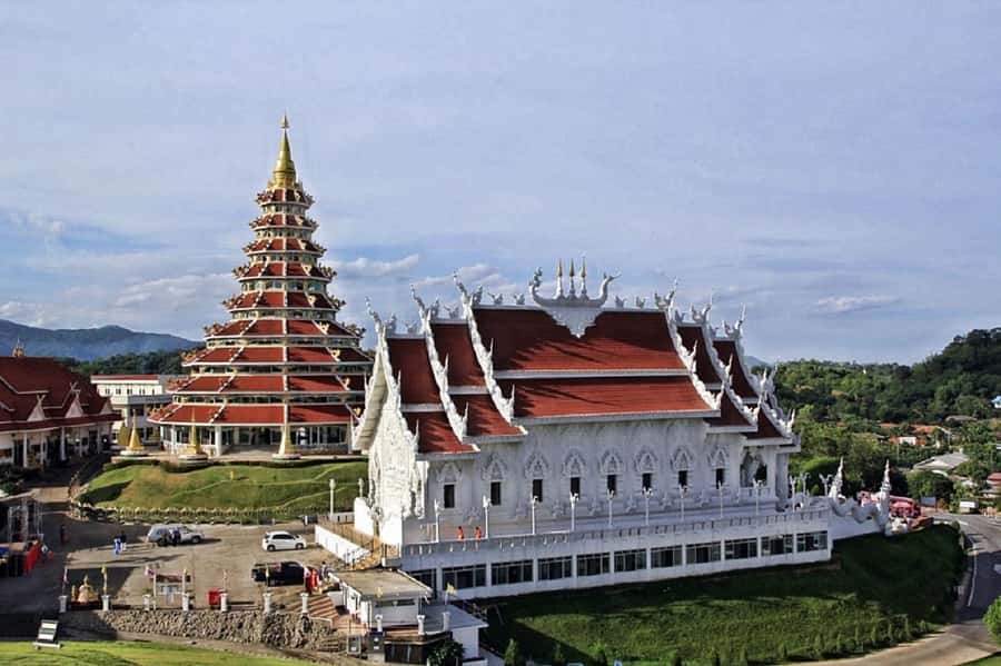 Chiang Rai White Temple and Blue Temple Day Tour - Should you book the Chiang Rai White Temple and Blue Temple day tour?