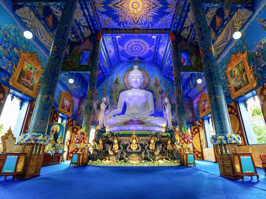 Chiang Rai White Temple and Blue Temple Day Tour - Chiang Rai in one day: the road trip reality