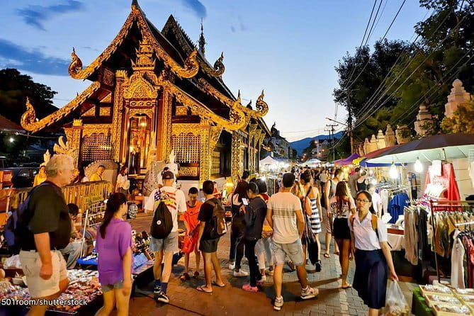 ChiangMai 1DayTour:Elephant Sanctuary,king&queen pagoda,waterfall - Lunch break: fuel before the high point