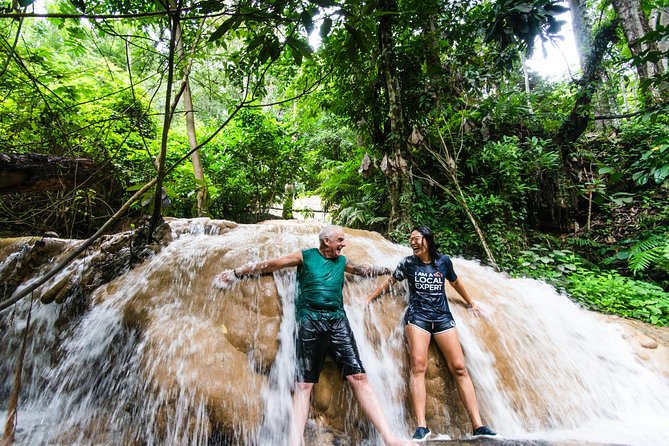 Climb Sticky Waterfall Like a Spiderman - Weather and Timing: When the Waterfall Day Actually Works
