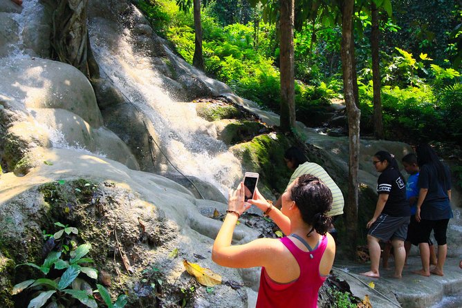 Climb Sticky Waterfall Like a Spiderman - Getting There in Chiang Mai: Private Pickup, Clean Car, and a Tight 4-Hour Plan