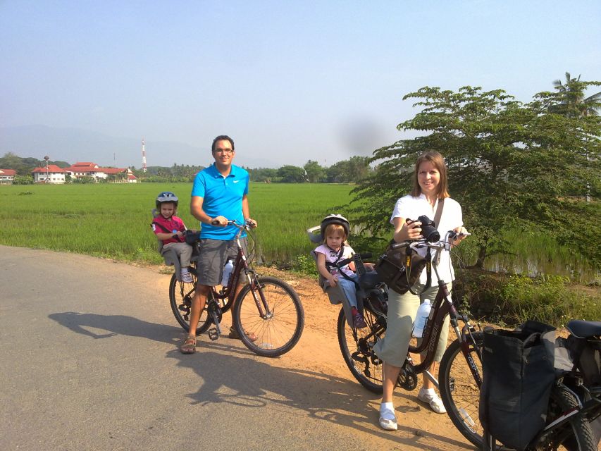 Colors of Chiang Mai Guided Bicycle Tour - Food and Breaks: Khao Soy Kai and Included Drinks