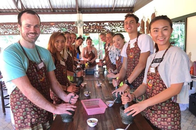 Cooking Morning Class Chiang Mai Visit Organic Garden and Market - Organic garden time: herbs and ingredients you can recognize