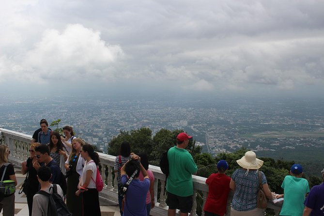 DON'T miss It ! Doi suthep temple+ Hmong village - Doi Pui Mong Hill Tribe Village: clothing, conversations, and smart shopping
