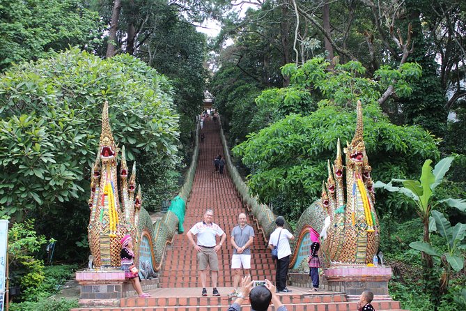 DON'T miss It ! Doi suthep temple+ Hmong village - Pickup, van rules, and why your morning can feel different than expected