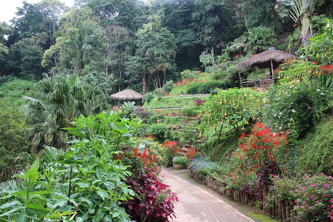 DON'T miss It ! Doi suthep temple+ Hmong village - Rainy-day temple etiquette and what to wear in June heat