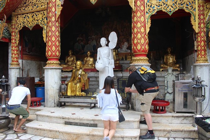 DON'T miss It ! Doi suthep temple+ Hmong village - The 1-hour temple rhythm: how to use your time wisely