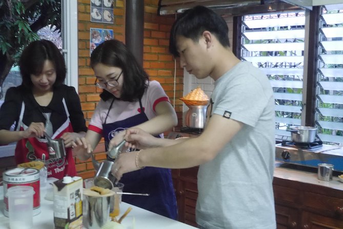 Evening Cooking Class - Galangal Cooking Studio and the small-group setup