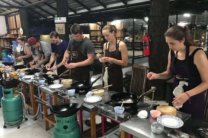 Evening Cooking Class in Organic Farm with Local Market Tour - Key things I’d watch for