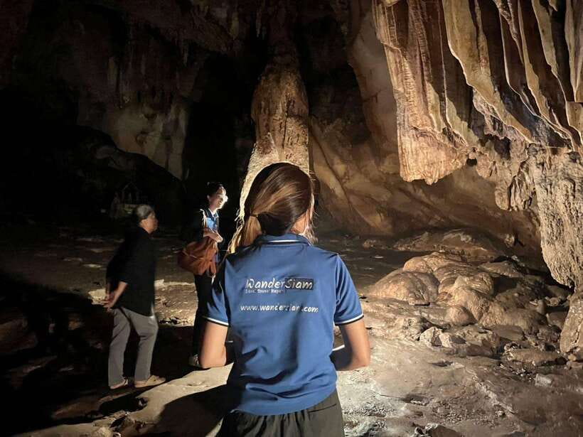 From Chiang Mai: Chiang Dao Cave & 5 Hill Tribe Villages - Orchid farm and butterfly farm: the fun, photogenic break