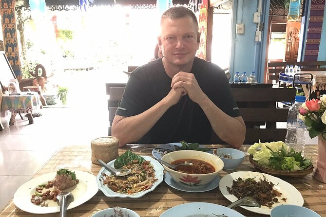 Go where the locals go, Eat what the locals eat! Food Tour with Local Foodies - What you’ll eat: Northern Thai hits you’ll remember after the tour