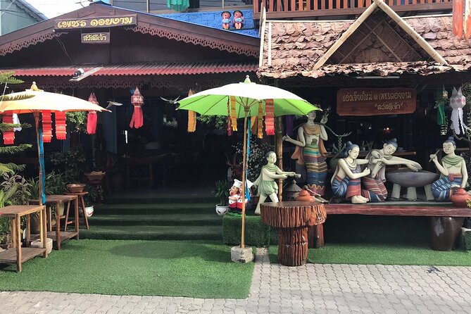 Go where the locals go, Eat what the locals eat! Food Tour with Local Foodies - Practical tips so you enjoy every stop