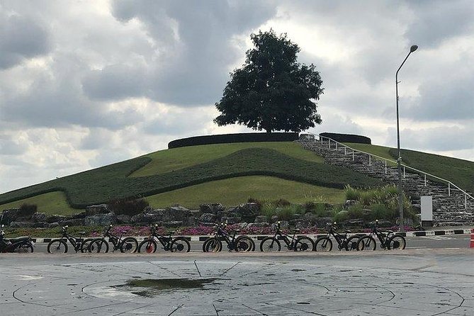 Half-day E-bike Nam Phrae (hilly, fully paved roads, GUIDED) - Morning vs afternoon: when lunch, heat, and crowds line up