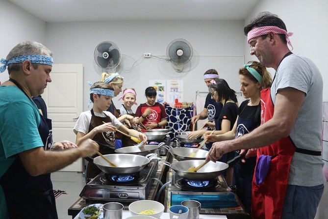 Half Day Evening Cooking Class with Market Tour in Chiang Mai - Instructors and Coaching: Sky, Noodle, and Mango Style