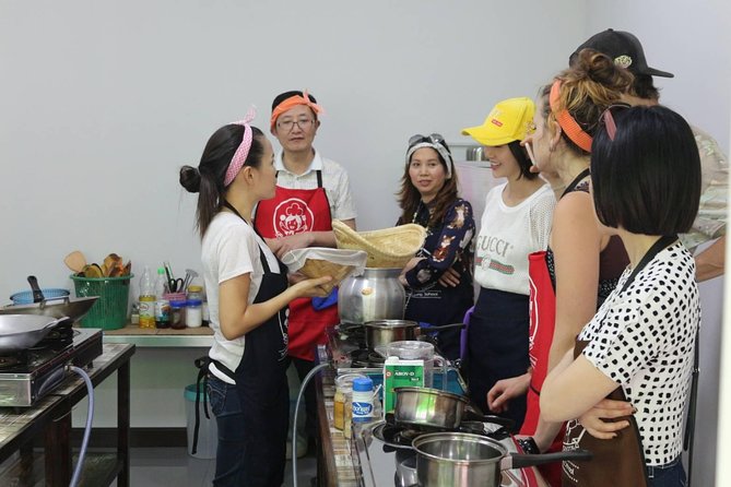 Half Day Morning Cooking Class with Market Tour in Chiang Mai - Food, Conversation, and Group Size: Getting More From a Small Morning Class