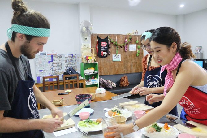 Half Day Morning Cooking Class with Market Tour in Chiang Mai - Starting at Kad Kom Market: What You’re Really Learning Before You Cook