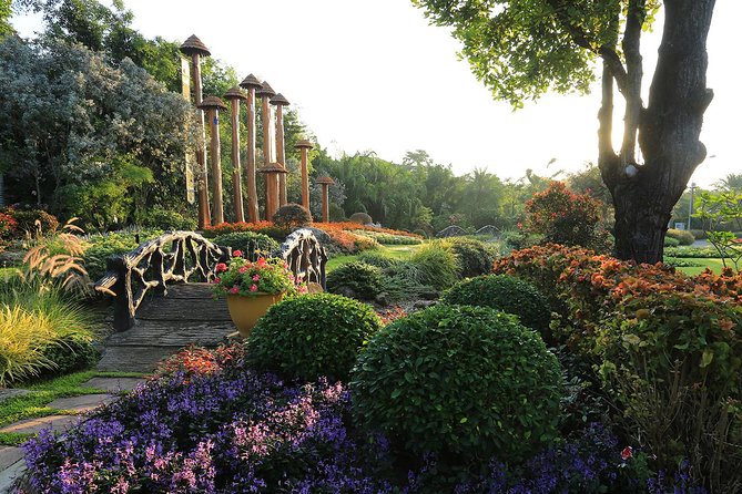 Half Day Phra That Doi Kham Temple and Royal Park Rajapruek (Private Tour) - The real shape of this half-day: two places, one efficient arc