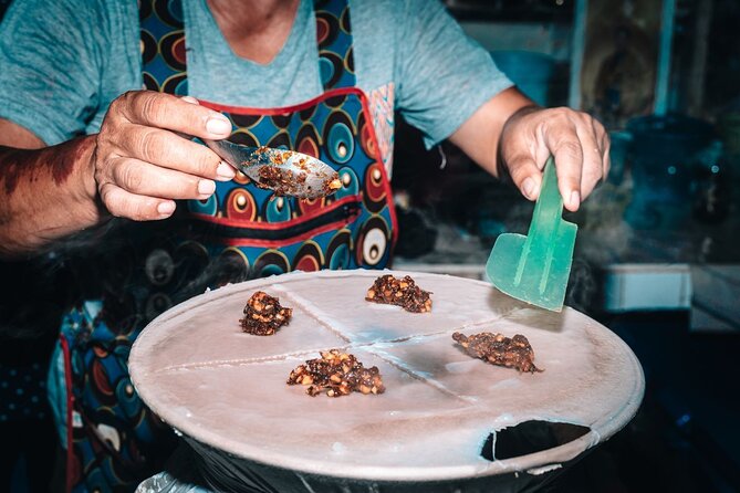 Lanna Kingdom Chiang Mai Food Tour with 15+ Tastings - Stop-by-Stop Route: From Wat Lok Moli to Nimmanhemin