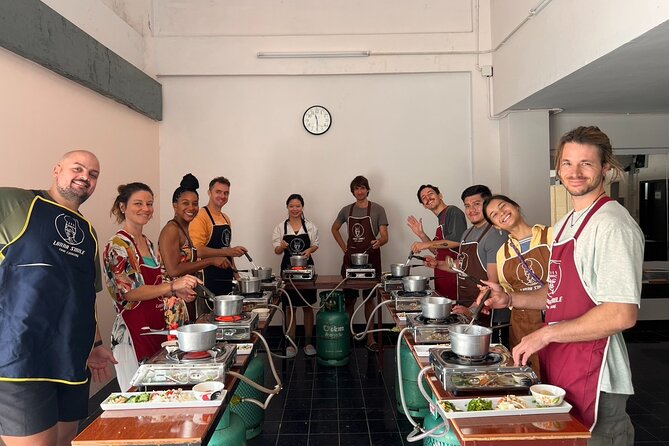 Lanna Smile Thai Cooking Class in Chiang Mai with Market tour - Pickup, timing, and how the 5-hour flow feels