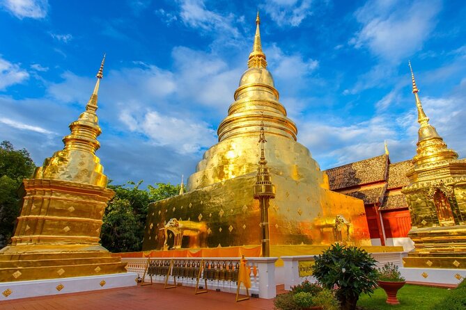 Long Neck Village, Silver Temple & Chiang Mai Top Cultural Sites - Wat Phra Singh: Lanna architecture you can spot fast