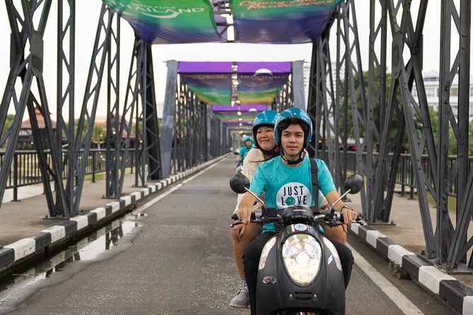 Motorbike Food Tour in Chiang Mai - Small group size and a personal pace (maximum 10)