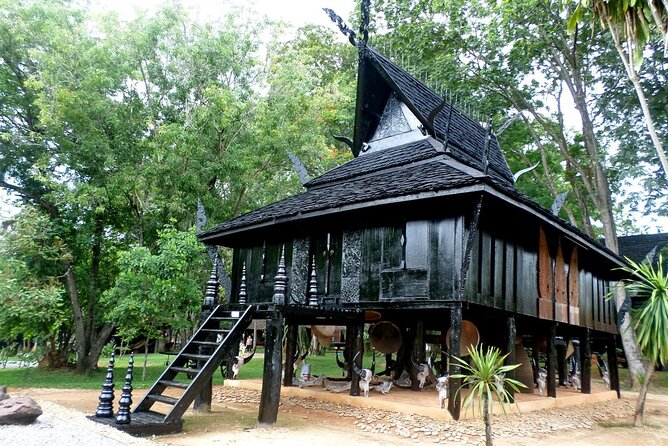 One Day Tour Chiang Rai(White Temple , Blue Temple, Black House) Private Tour - Lunch, Water, and Making a 10–11 Hour Day Feel Manageable