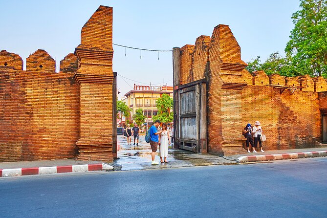 Private Chiang Mai Old City Half Day Tuk Tuk Tour - Stop 4: Wat Sri Suphan (Silver Temple) and why it hits in the afternoon