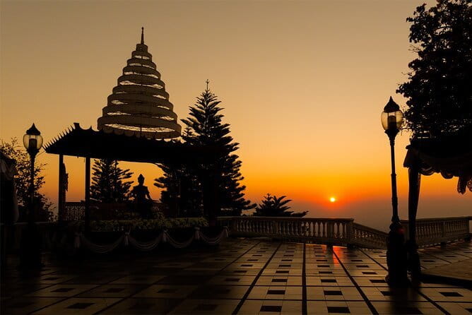 Private Day Tour Doi Suthep Temple and Handicraft Center - Lunch Break: Thai Food and Dietary Options