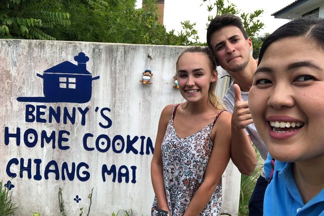 Private Dinner Cooking Class with Benny in Chiang Mai - Benny’s home: organic vegetables, a real home setting, and a calmer pace