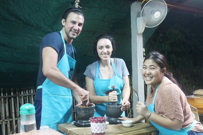 Private Dinner Cooking Class with Benny in Chiang Mai - Cooking lesson flow: curry paste, soup, stir-fried noodles, curry, and dessert