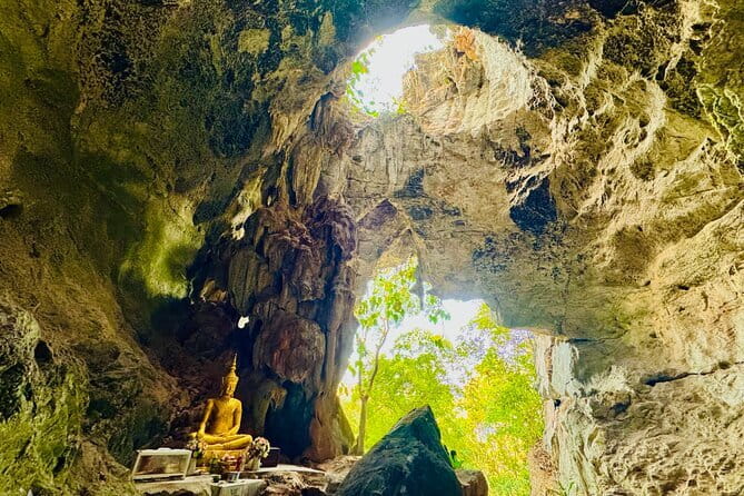 Private Guided Rainbow Cave Unseen Canyon and Lanna temple - Wat Ton Kwaen (Wat Intharawat): a Lanna temple stop that sets the tone
