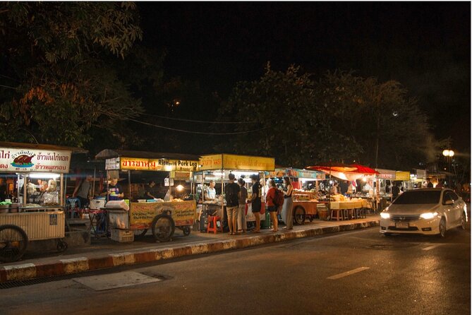 Private Half-Day Tour The Old Chiang Mai City With Street Foods - Tree Kings Monument: A Clear Cultural Anchor Before Food