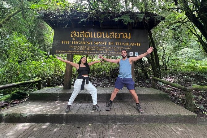 Private Tour to Doi Inthanon including Twins Pagodas and Hiking - Stop 3: Twin Royal Stupas—Phra Maha Dhatu Nabha Metaneedol and Nabhapol
