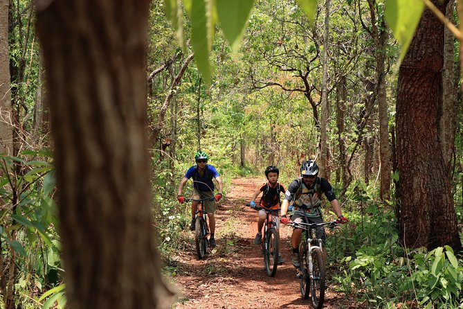 Sticky Waterfall Cycling Tour - Bua Thong (Nam Phu Chet Si): playing on Sticky Waterfall