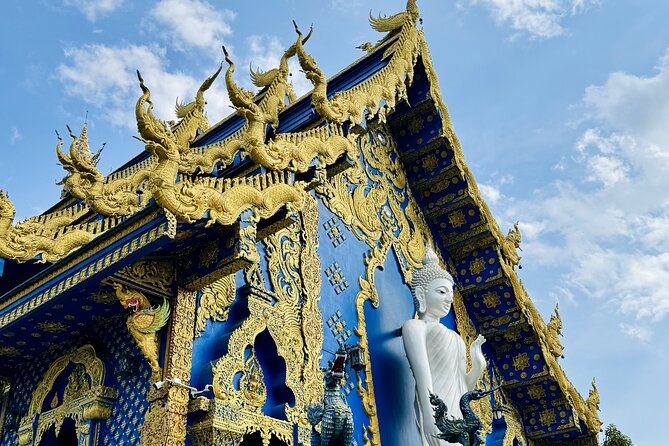 Visit Chiang Rai Temples and Lalitta Cafe from Chiang Mai - Longneck Karen Village: optional, short, and not the whole story