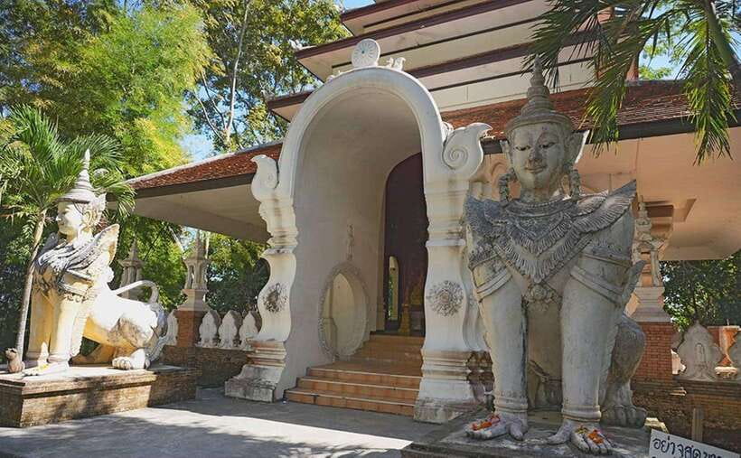 Wat Phra That Doi Suthep & Wat Pha lat Evening Tour & Guide - Time on the ground: how the 270 minutes usually gets used