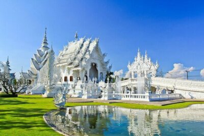 White, Red/Black and Blue Temples Full Day Trip From Chiang Mai - Wat Rong Khun and the Dress Code Reality Check