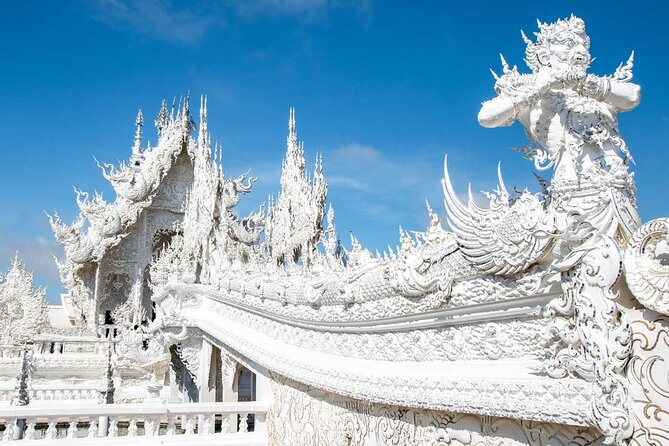 White, Red/Black and Blue Temples Full Day Trip From Chiang Mai - Wat Huay Pla Kang and the Guan Yin View Option