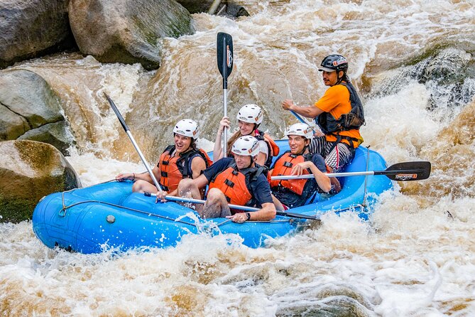 Whitewater Rafting Adventure - The rafting course: how class III and IV feels in three sections